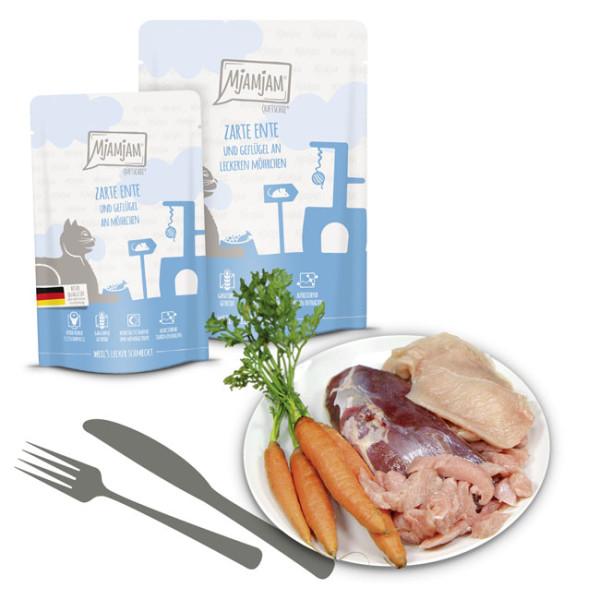 MjaMjam Katze Pouch - zarte Ente & Geflügel mit Möhrchen (125 g)